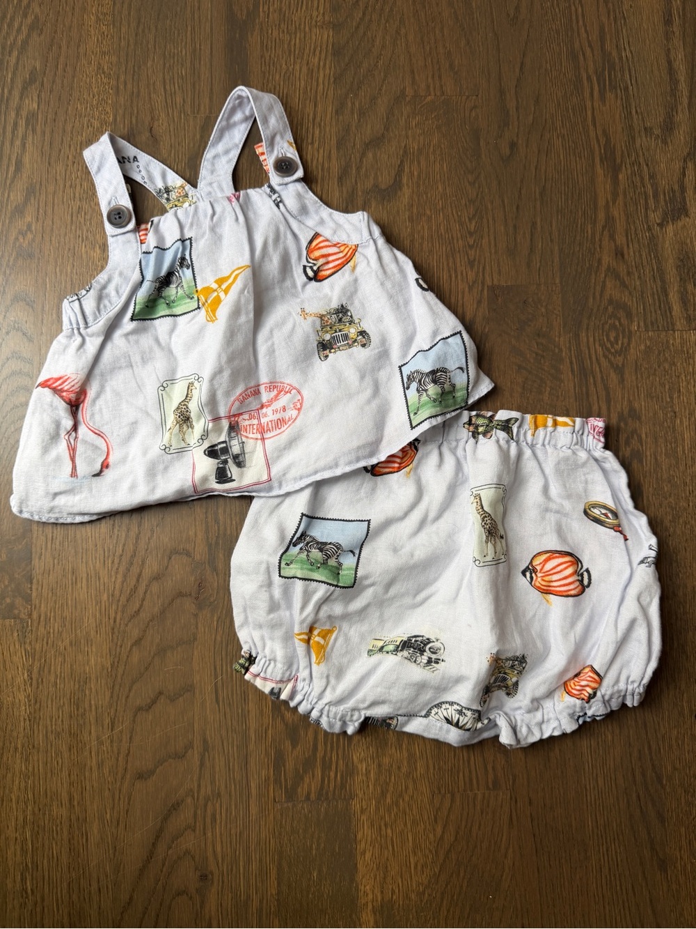 Banana Republic Kids White Animal & Travel Print Two-Piece Set